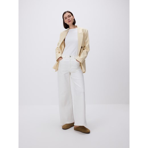 Reserved - Zamszowe mule - beżowy ze sklepu Reserved w kategorii Klapki damskie - zdjęcie 185938323