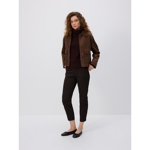 Reserved - Spodnie cygaretki z paskiem - ciemnobrązowy ze sklepu Reserved w kategorii Spodnie damskie - zdjęcie 185938614