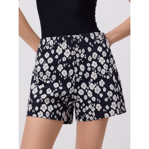 Reserved - Szorty w kwiaty - wielobarwny ze sklepu Reserved w kategorii Szorty - zdjęcie 185938752