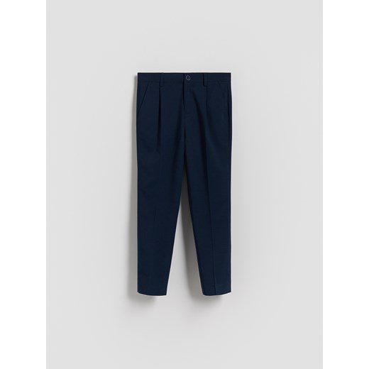 Reserved - Eleganckie spodnie z wiskozą - granatowy ze sklepu Reserved w kategorii Spodnie chłopięce - zdjęcie 185945890