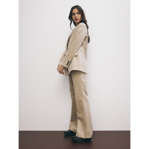 Reserved - Sztruksowe spodnie flare - beżowy Reserved S okazja Reserved