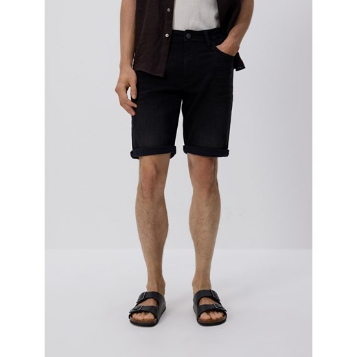 Reserved - Szorty slim fit z zakładkami - czarny ze sklepu Reserved w kategorii Spodenki męskie - zdjęcie 185946441