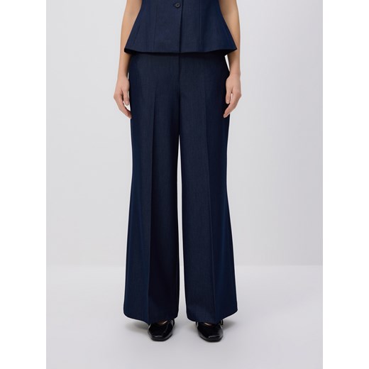 Reserved - Spodnie z kantem - granatowy ze sklepu Reserved w kategorii Spodnie damskie - zdjęcie 185946502