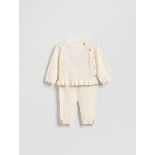 Reserved - Dzianinowy komplet z wiskozą - złamana biel ze sklepu Reserved w kategorii Odzież dla niemowląt - zdjęcie 185946681