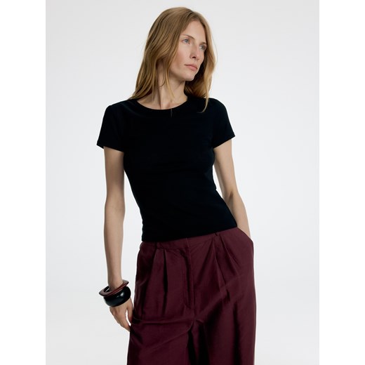 Reserved - Bawełniany t-shirt slim fit - czarny ze sklepu Reserved w kategorii Bluzki damskie - zdjęcie 185947233