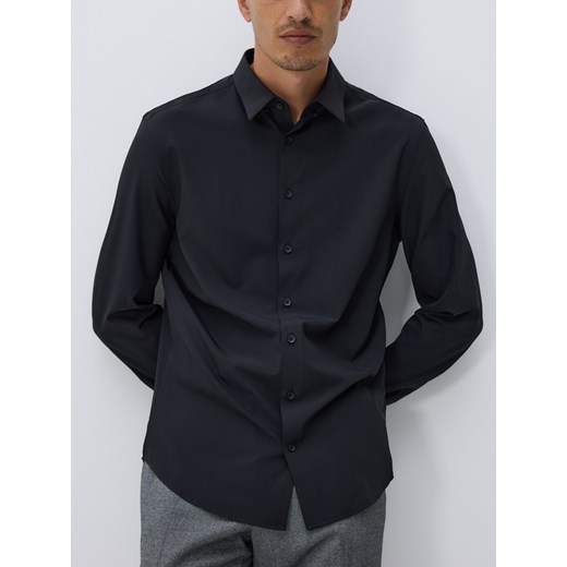Reserved - Gładka koszula slim fit - czarny ze sklepu Reserved w kategorii Koszule męskie - zdjęcie 185948942