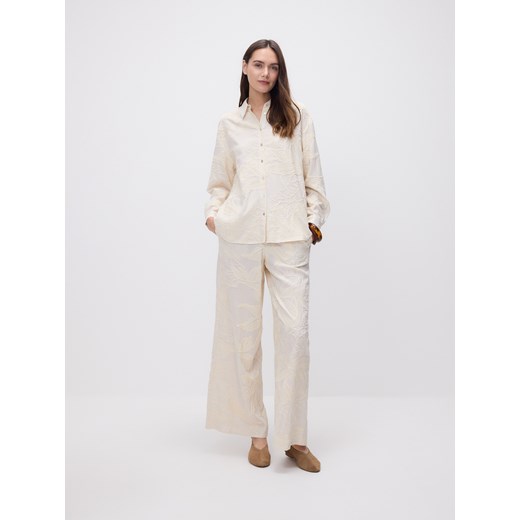 Reserved - Szerokie spodnie z dodatkiem lnu - beżowy ze sklepu Reserved w kategorii Spodnie damskie - zdjęcie 185950343