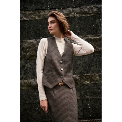 Elegancka kamizelka ciemnobeżowa ze sklepu Moodo.pl w kategorii Marynarki damskie - zdjęcie 185951900