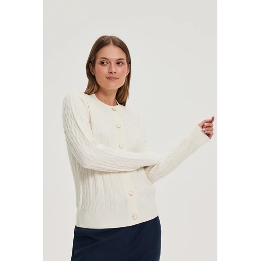 Sweter z ozdobnym splotem ecru ze sklepu Moodo.pl w kategorii Swetry damskie - zdjęcie 185951992