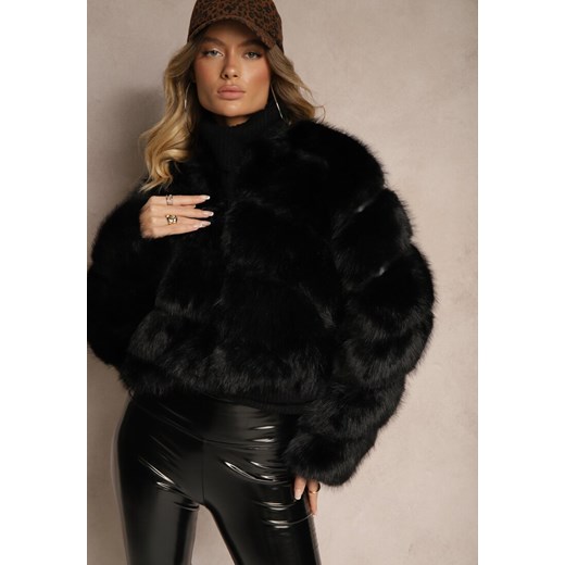Czarna Futrzana Kurtka o Krótkim Kroju Zapinana na Haftki Alorith ze sklepu renee.pl w kategorii Futra damskie - zdjęcie 185953213