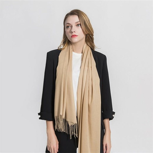 Camel szalik damski duży cashmere frędzle SZA-68 ze sklepu Stylion w kategorii Szaliki i chusty damskie - zdjęcie 185964790
