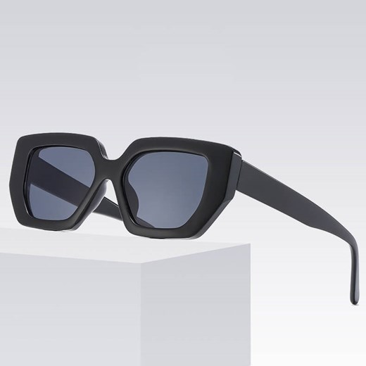 Okulary przeciwsłoneczne z filtrem UV400 STL23 czarne + akcesoria ze sklepu Stylion w kategorii Okulary przeciwsłoneczne damskie - zdjęcie 185965291