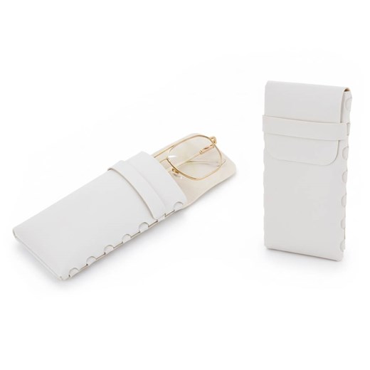 Pokrowiec na okulary zamykany na klapkę ET-135C biały ze sklepu Stylion w kategorii Etui - zdjęcie 185966944