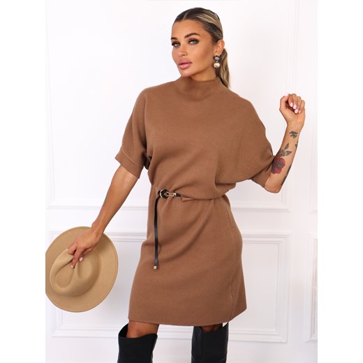 SUKIENKA SWETERKOWA Z PÓŁGOLFEM I PASKIEM - JASNY BRĄZ - id: 20232 - marki Olika - 185968371 SUKIENKA SWETERKOWA Z PÓŁGOLFEM I PASKIEM - JASNY BRĄZ ze sklepu olika.com.pl w kategorii Sukienki - zdjęcie 185968371