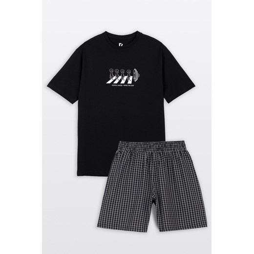 Dwuczęściowa bawełniana piżama z autorską grafiką, rozmiar - 170, kolor - multikolor ze sklepu REPORTER w kategorii Piżamy dziecięce - zdjęcie 185968571