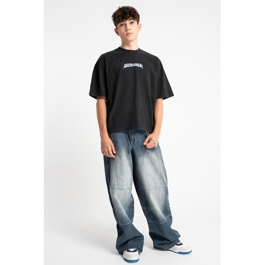 Niebieskie spodnie jensowe o kroju baggy z modnymi cięciami, kolor - niebieski, rozmiar - 170 ze sklepu REPORTER w kategorii Spodnie chłopięce - zdjęcie 185968683