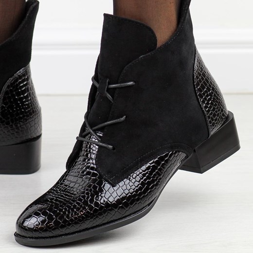 Czarne płaskie botki damskie Potocki 12498 ze sklepu suzana.pl w kategorii Botki - zdjęcie 185969931