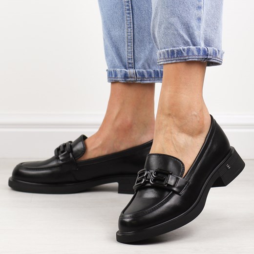 Czarne skórzane mokasyny damskie Vinceza 63501 ze sklepu suzana.pl w kategorii Mokasyny damskie - zdjęcie 185970070