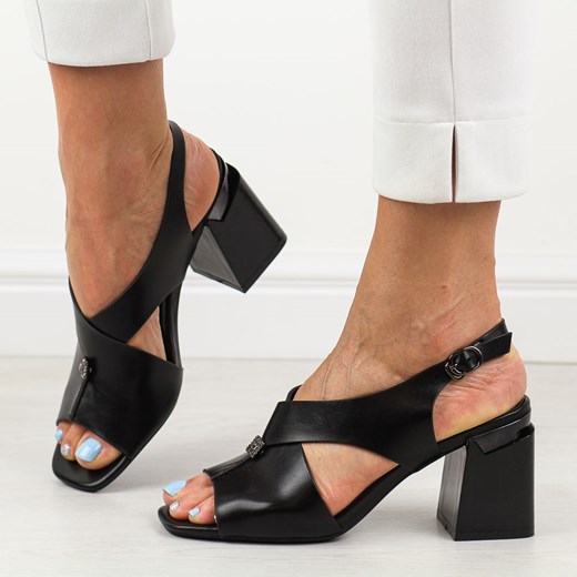 Czarne sandały damskie na słupku Vinceza 62111 ze sklepu suzana.pl w kategorii Sandały damskie - zdjęcie 185971323