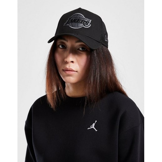 NEW ERA CZAPKA BOB LOGO 9FORTY TRUCKER LAKERS LOS ANGELES LA ze sklepu JD Sports  w kategorii Czapki z daszkiem męskie - zdjęcie 185973610