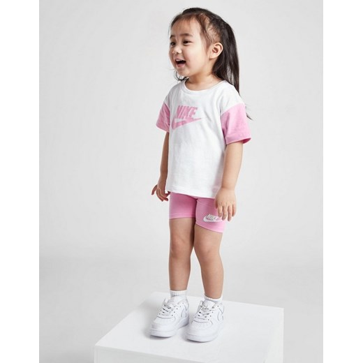 NIKE KOMPLET (G)CBLK TEE/SHT WHT/PNK G ze sklepu JD Sports  w kategorii Komplety dziewczęce - zdjęcie 185976202