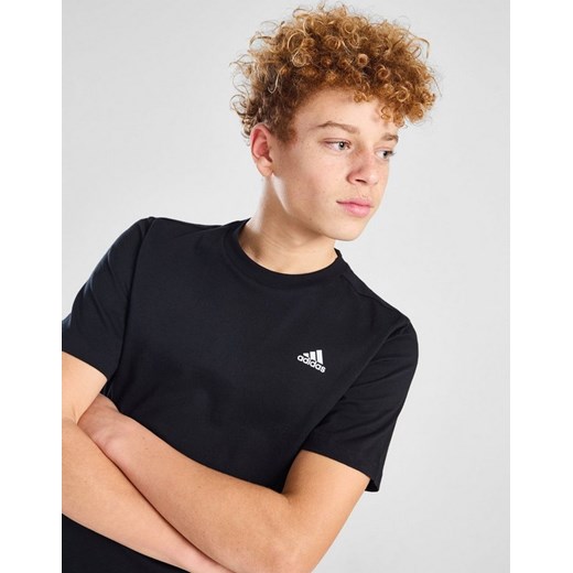 ADIDAS T-SHIRT CORE LGO T BLK B ze sklepu JD Sports  w kategorii T-shirty chłopięce - zdjęcie 185976563