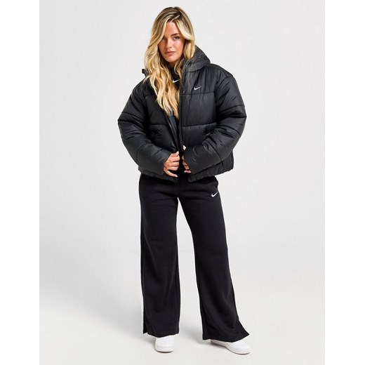 NIKE KURTKA ZIMOWA W NSW TF SYNFL NK CLSC PFR ze sklepu JD Sports  w kategorii Kurtki damskie - zdjęcie 185977581