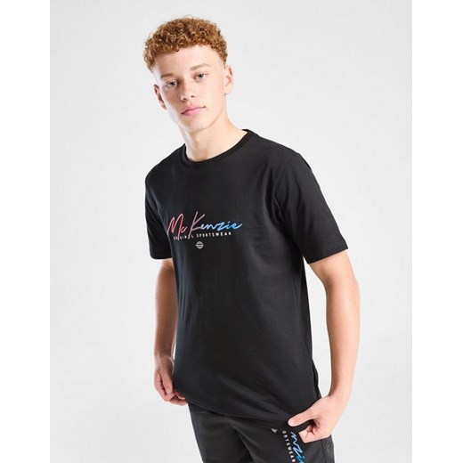 MCKENZIE T-SHIRT SHADOWS TEE BLK-BLK ze sklepu JD Sports  w kategorii T-shirty chłopięce - zdjęcie 185981022