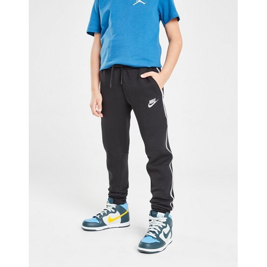 NIKE SPODNIE B NSW TCH FLC SSNL TF+ JOGGER B - id: FZ5434-010 - marki Nike - 185984054 NIKE SPODNIE B NSW TCH FLC SSNL TF+ JOGGER B ze sklepu JD Sports  w kategorii Spodnie chłopięce - zdjęcie 185984054