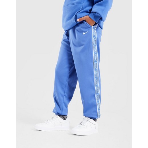NIKE SPODNIE K NSW DF CLUB+ POLY JGGR ze sklepu JD Sports  w kategorii Spodnie chłopięce - zdjęcie 185984514