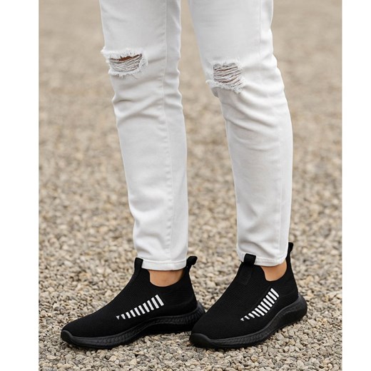 Wsuwane chłopięce buty sportowe Czarne /E4-2 17991 T189/ ze sklepu Pantofelek24.pl w kategorii Trampki męskie - zdjęcie 185987010