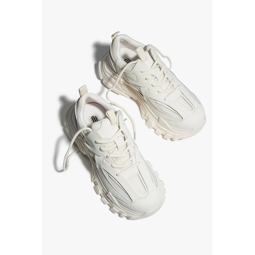 ES8: Jasnobeżowe sneakersy damskie na grubej podeszwie ze sklepu Estro w kategorii Buty sportowe damskie - zdjęcie 185988071