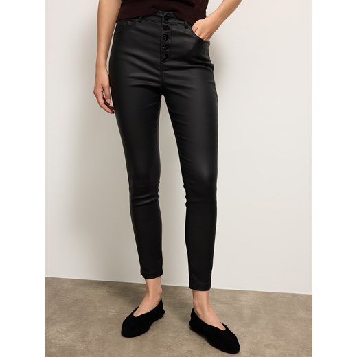 Mohito - Woskowane spodnie - czarny Mohito 32 Mohito