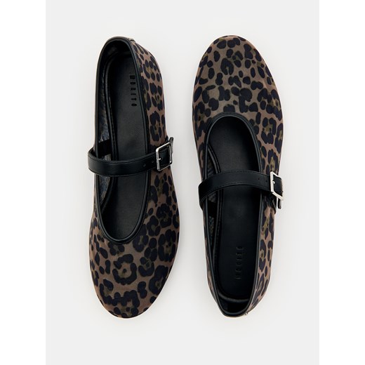 Mohito - Baleriny w panterkę - wielobarwny ze sklepu Mohito w kategorii Balerinki - zdjęcie 185996424