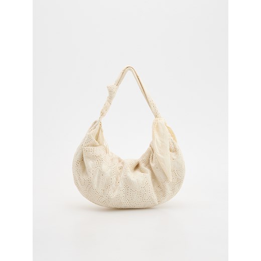 Reserved - Ażurowa torebka hobo - złamana biel ze sklepu Reserved w kategorii Torebki hobo - zdjęcie 186000162