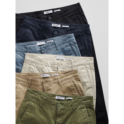 Reserved - Spodnie chino slim fit - granatowy Reserved 36 wyprzedaż Reserved