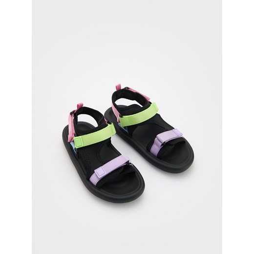 Reserved - Lekkie sandały na rzep - wielobarwny ze sklepu Reserved w kategorii Sandały dziecięce - zdjęcie 186001602
