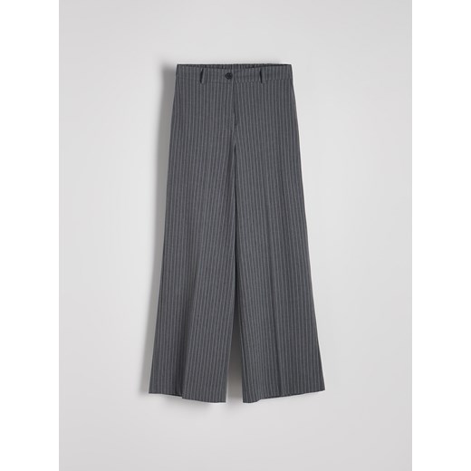 Reserved - Luźne spodnie z kantem - jasnoszary Reserved XS okazja Reserved