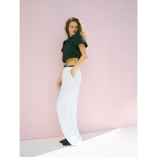 Reserved - Luźne spodnie z lnem - biały ze sklepu Reserved w kategorii Spodnie damskie - zdjęcie 186005824