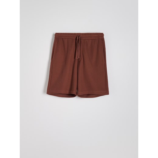 Reserved - Dresowe szorty w prążek - brązowy ze sklepu Reserved w kategorii Spodenki męskie - zdjęcie 186006564
