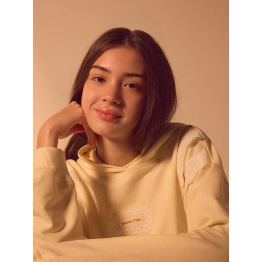 Reserved - Bluza z haftem - jasnożółty ze sklepu Reserved w kategorii Bluzy dziewczęce - zdjęcie 186006934