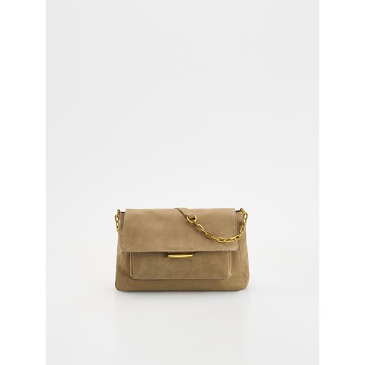 Reserved - Zamszowa torebka na ramię - beżowy ze sklepu Reserved w kategorii Listonoszki - zdjęcie 186007753