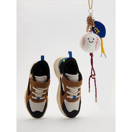 Reserved - Sportowe sneakersy - wielobarwny ze sklepu Reserved w kategorii Buty sportowe dziecięce - zdjęcie 186010190