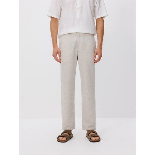 Reserved - Spodnie chino regular z lnem - beżowy ze sklepu Reserved w kategorii Spodnie męskie - zdjęcie 186011710