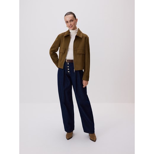 Reserved - Krótka kurtka z imitacji zamszu - oliwkowy ze sklepu Reserved w kategorii Kurtki damskie - zdjęcie 186013043