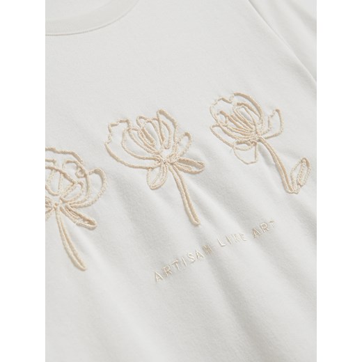 Reserved - T-shirt z haftowanym wzorem - złamana biel ze sklepu Reserved w kategorii Bluzki damskie - zdjęcie 186013290