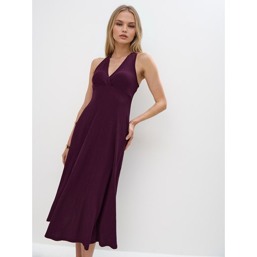 Mohito - Burgundowa sukienka midi - fioletowy ze sklepu Mohito w kategorii Sukienki - zdjęcie 186014110