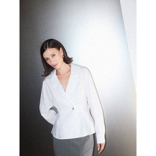Mohito - Taliowana koszula - biały ze sklepu Mohito w kategorii Koszule damskie - zdjęcie 186017191