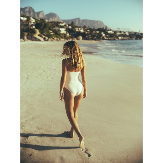 Reserved - Jednoczęściowy strój kąpielowy z różami - złamana biel ze sklepu Reserved w kategorii Stroje kąpielowe - zdjęcie 186025661