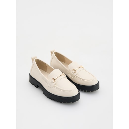 Reserved - Loafersy z imitacji skóry - kremowy ze sklepu Reserved w kategorii Półbuty dziecięce - zdjęcie 186025720
